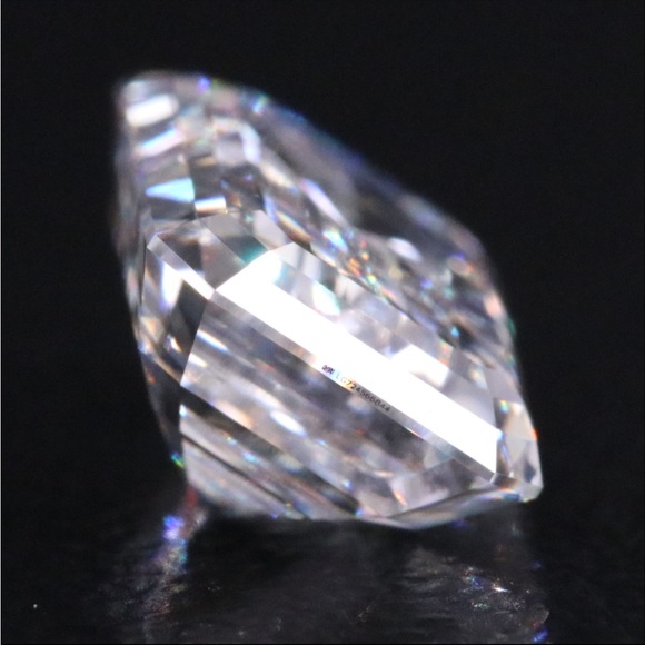 Emerald Cut Lab Grown Diamond - Picture 2 of 4
